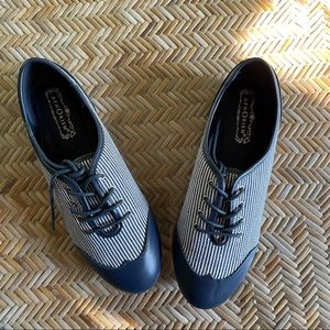 Aphorism Blue + White Stripe Wingtip Summer Oxford, Size 8